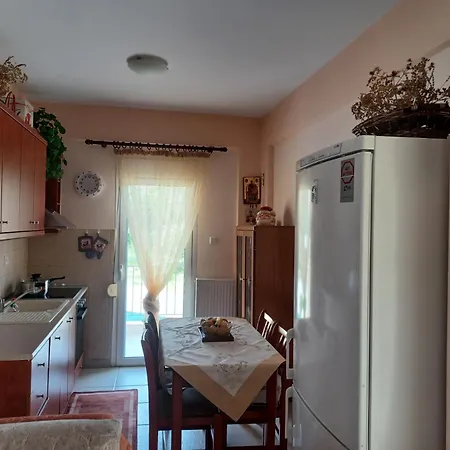 2br With Shared Pool * Yerakini