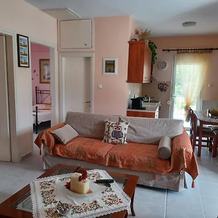 Lejlighed 2br With Shared Pool Yerakini