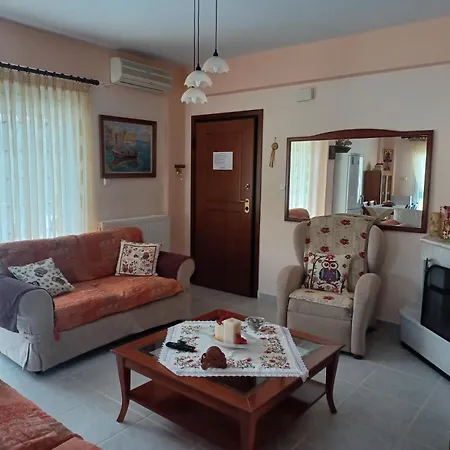 2br With Shared Pool * Yerakini