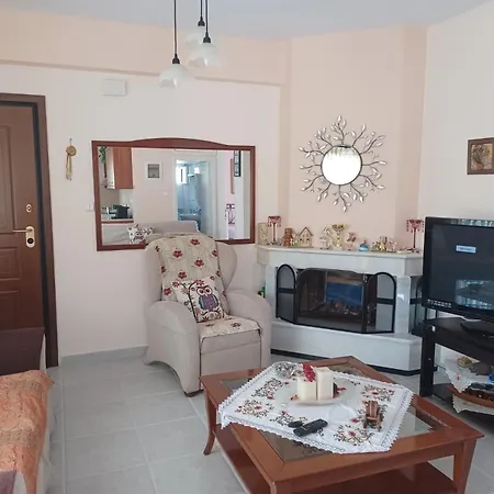 2br With Shared Pool * Yerakini