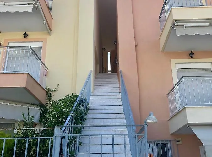 2br With Shared Pool Apartamento