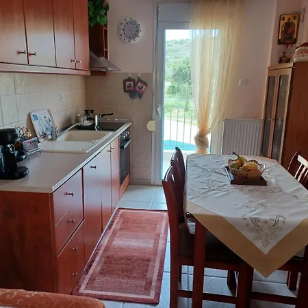 아파트 2br With Shared Pool 게라크니