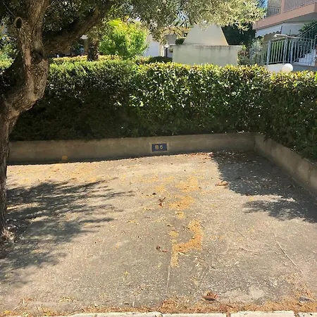 Apartment 2br With Shared Pool *