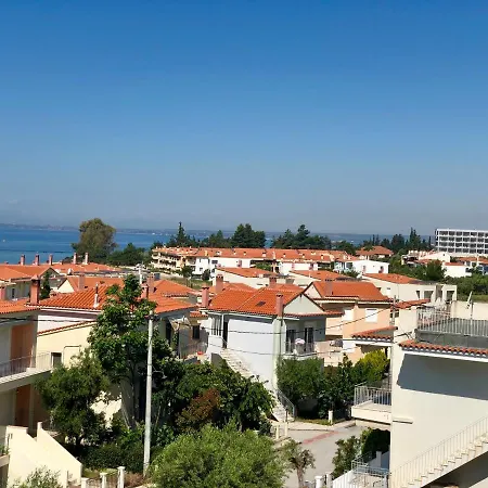2br With Shared Pool Apartment Gerakini